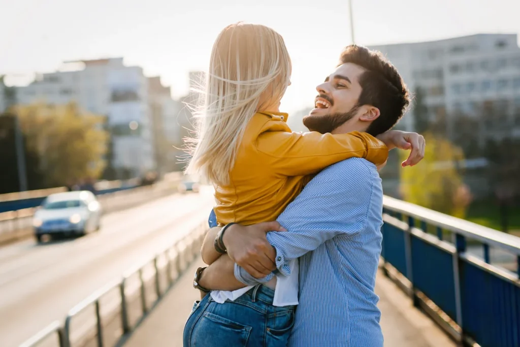 Voici quoi faire si attiré par quelqu'un d'autre alors que vous êtes en couple