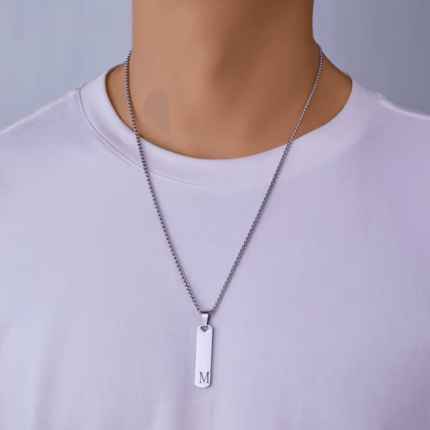 Collier Barre avec Initiale Personnalisée - Cadeau pour couple