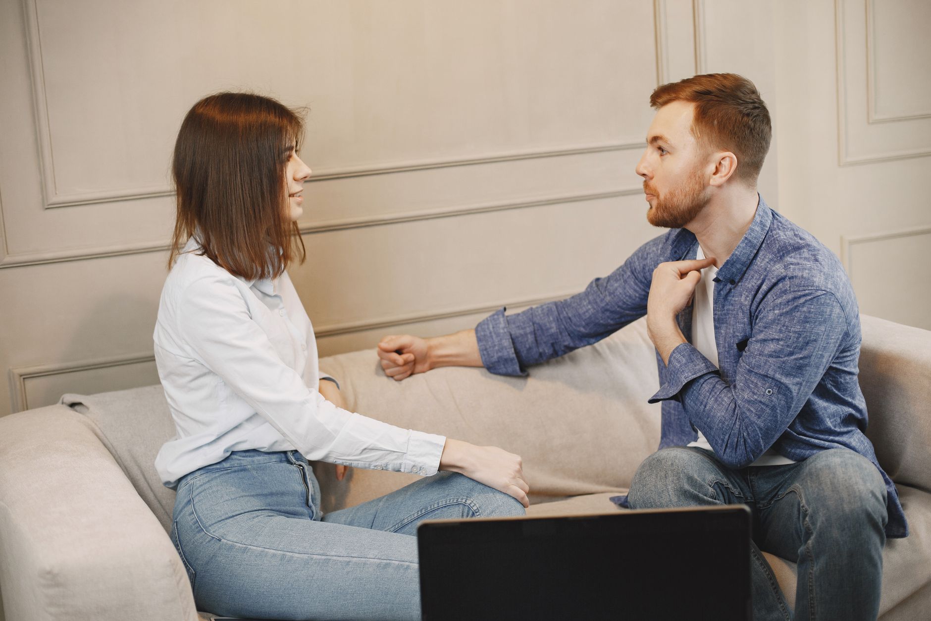 Charge mentale dans le couple : quand l’épuisement éloigne